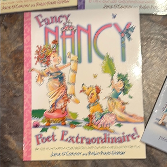 The Wonderful World of Fancy Nancy Book Set plus one extra book - Picture 4 of 11